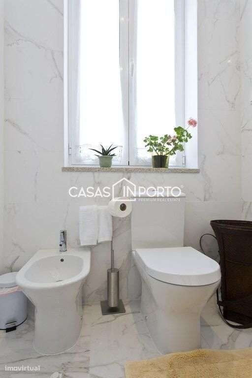 Moradia T4 de Traça Antiga Renovado com Licença AL-20