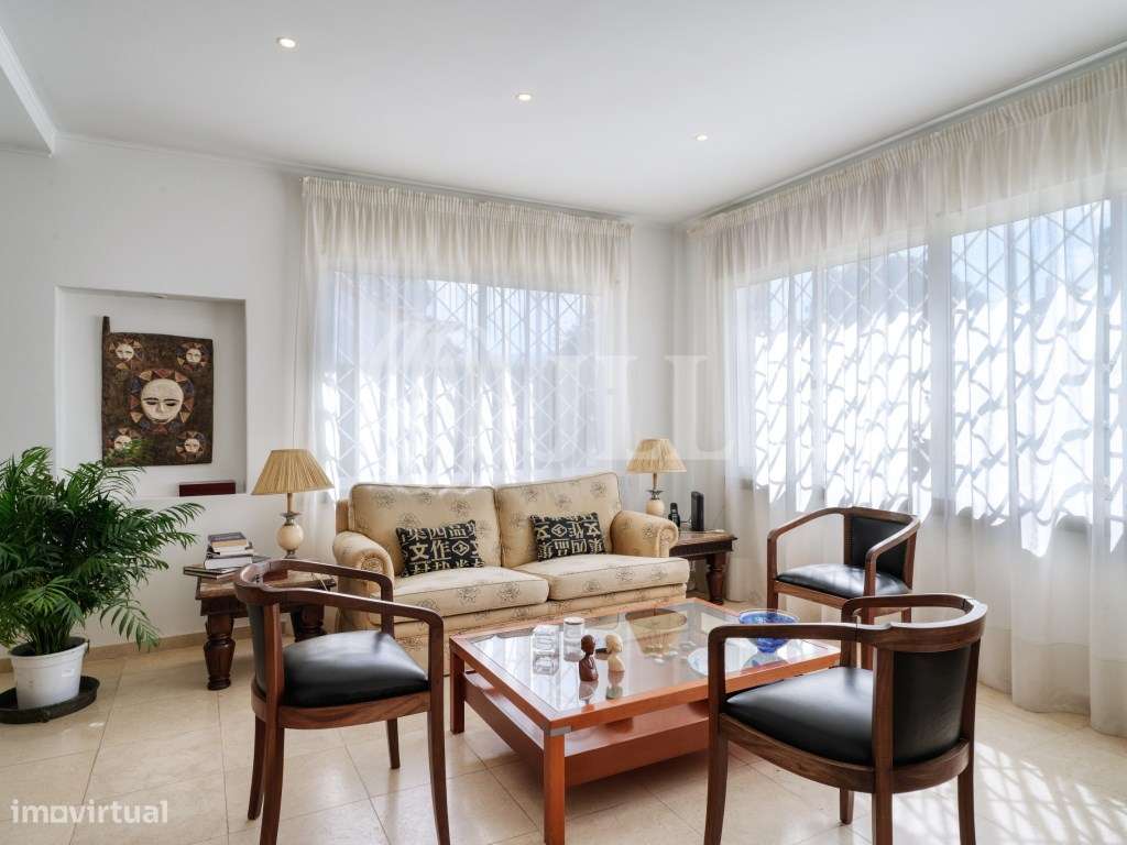 Moradia T4 com jardim no Banzão em Colares-8