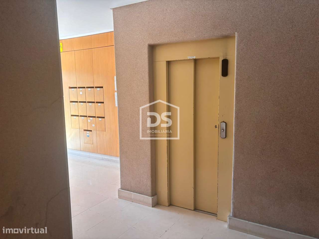 Apartamento T3 Venda em Ramada e Caneças,Odivelas-3