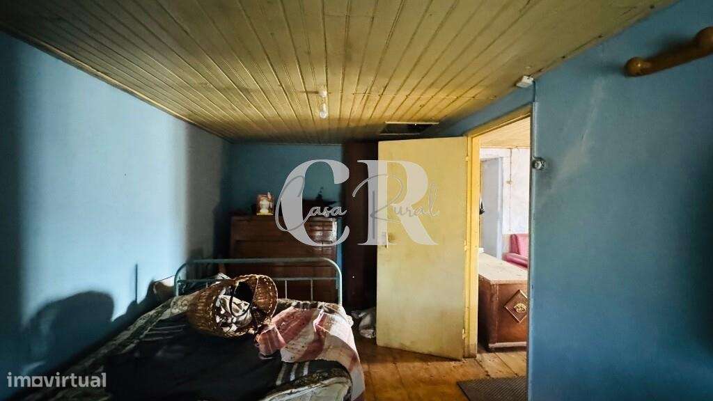 Quinta com casas de pedra para recuperar, poço e furo-15