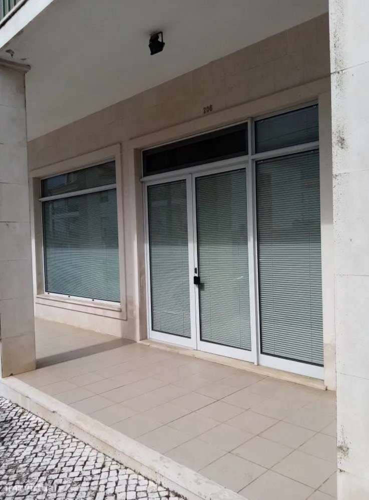 Escritório com 120m2 80.000 €-8