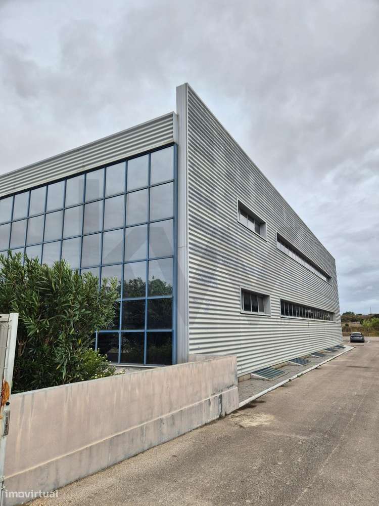 Armazém Industrial com Cais de Carga e Descarga | Parque Industrial do - Grande imagem: 4/33