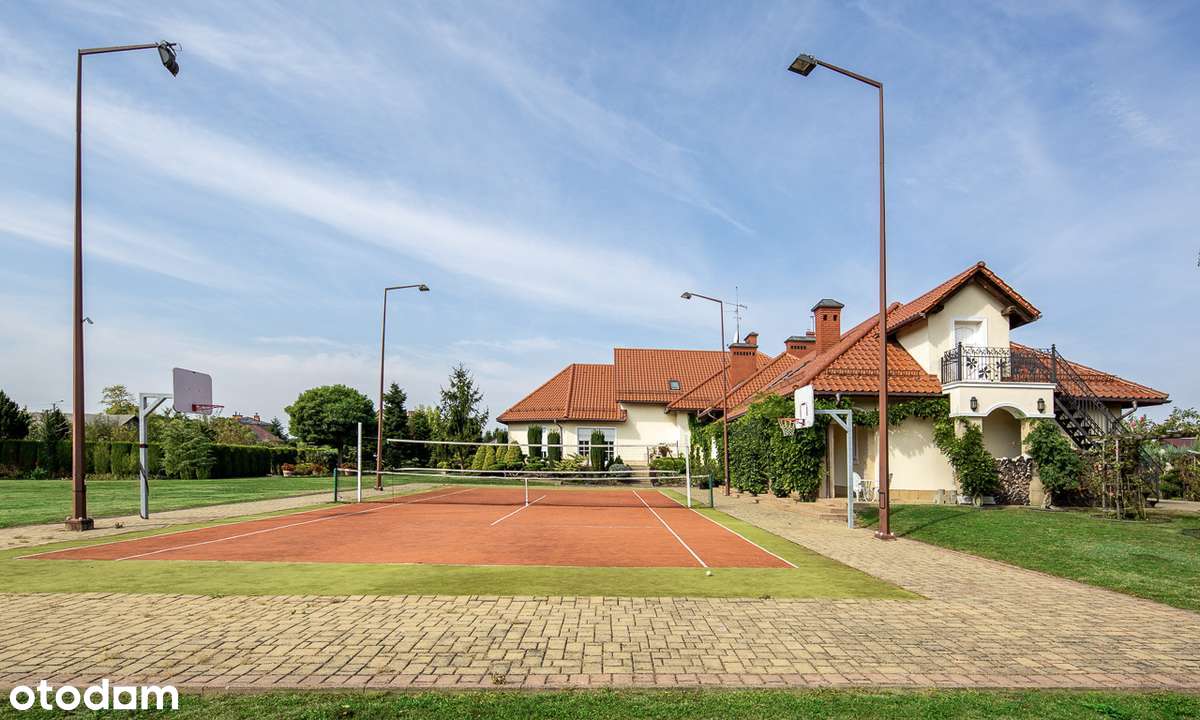 Dworek | Strefa SPA z basenem i kortem | 2,94 ha-3