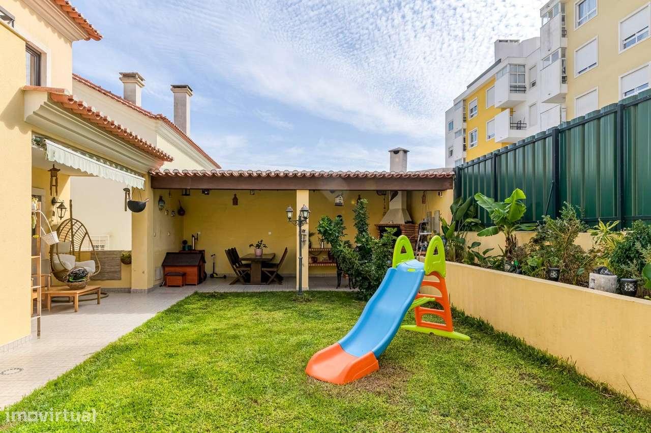 MORADIA ISOLADA T5 NA PÓVOA DE SANTA IRIA-6