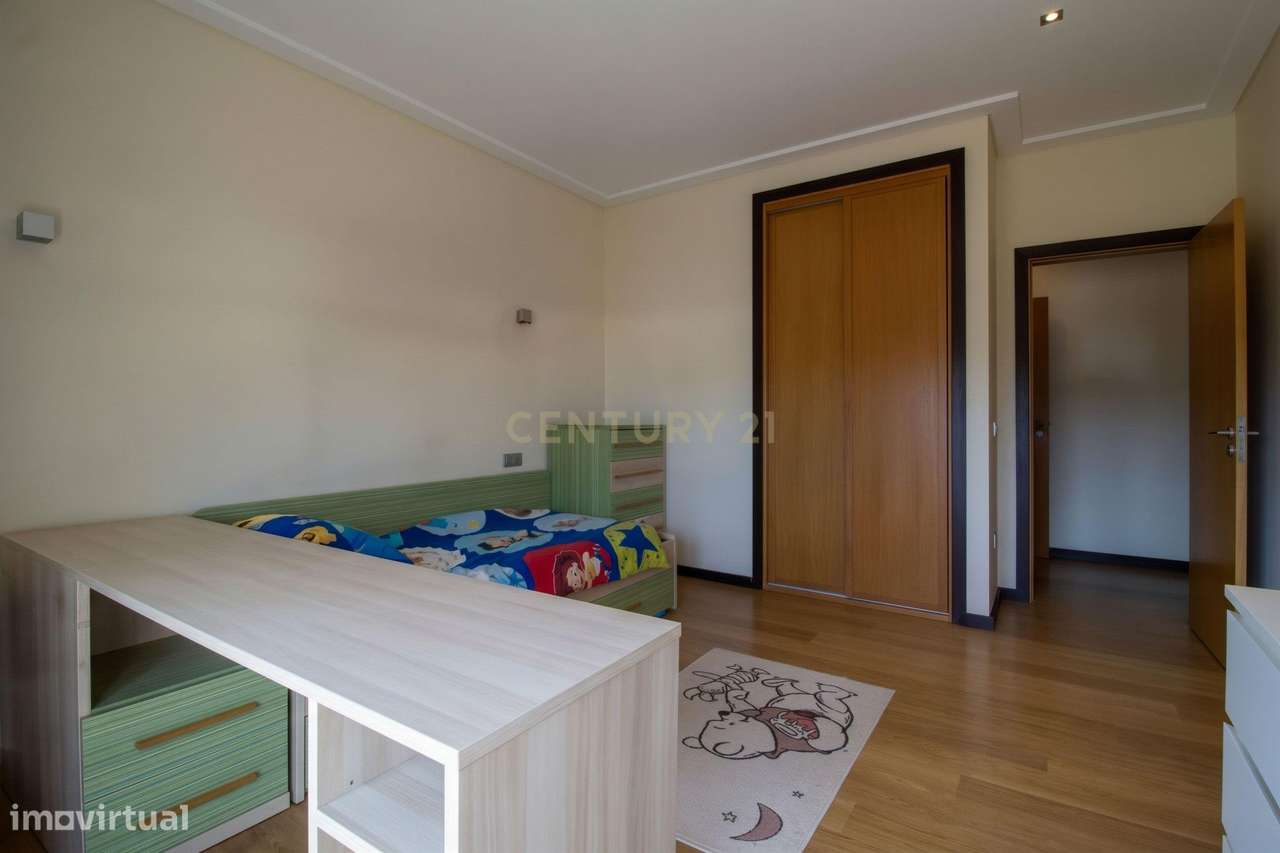 T3 com Terraço de 63 m² e Garagem de 70 m² | Comeira, Marinha Grande-23