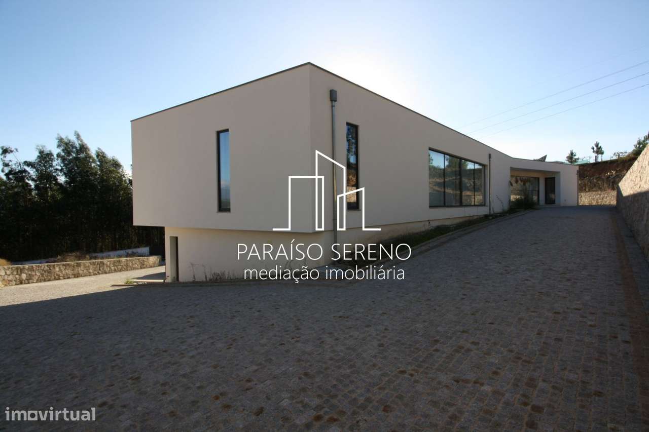 Moradia de Luxo em S. Miguel do Mato-12