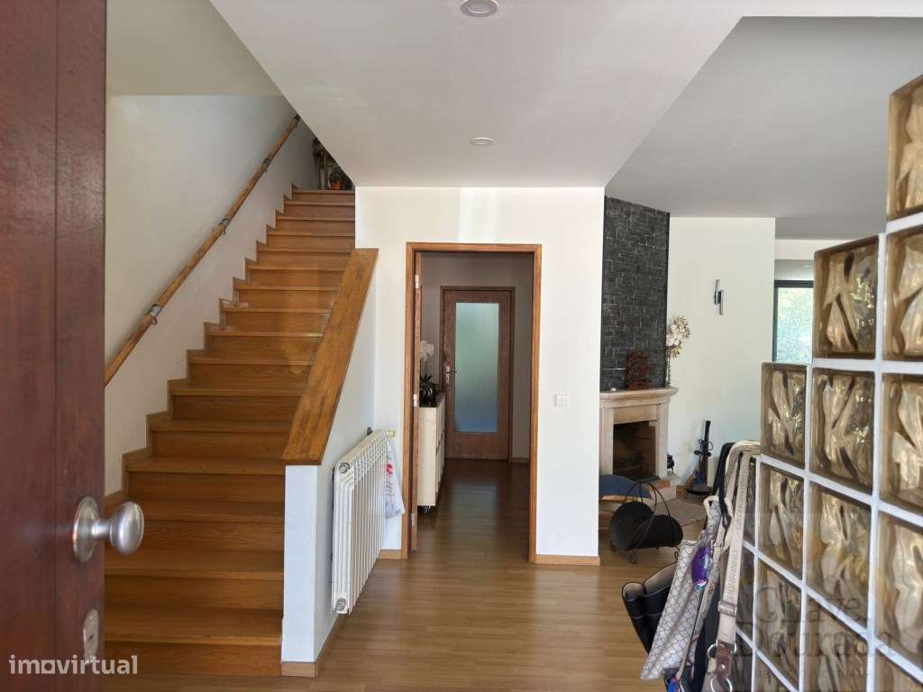 Moradia T3 com piscina, logradouro e terreno - Assafarge - Grande imagem: 4/28