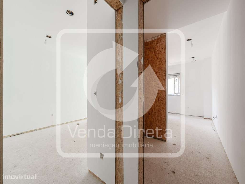 Moradia T4 Duplex com Logradouro perto da Estação Fluvial do Barreiro.-15