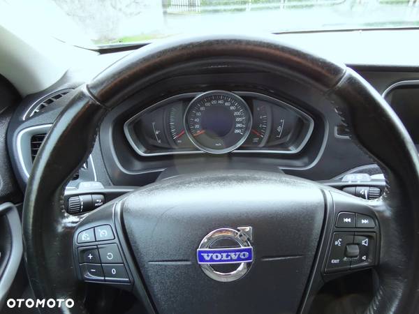 Volvo V40 CC D2 Momentum - 25