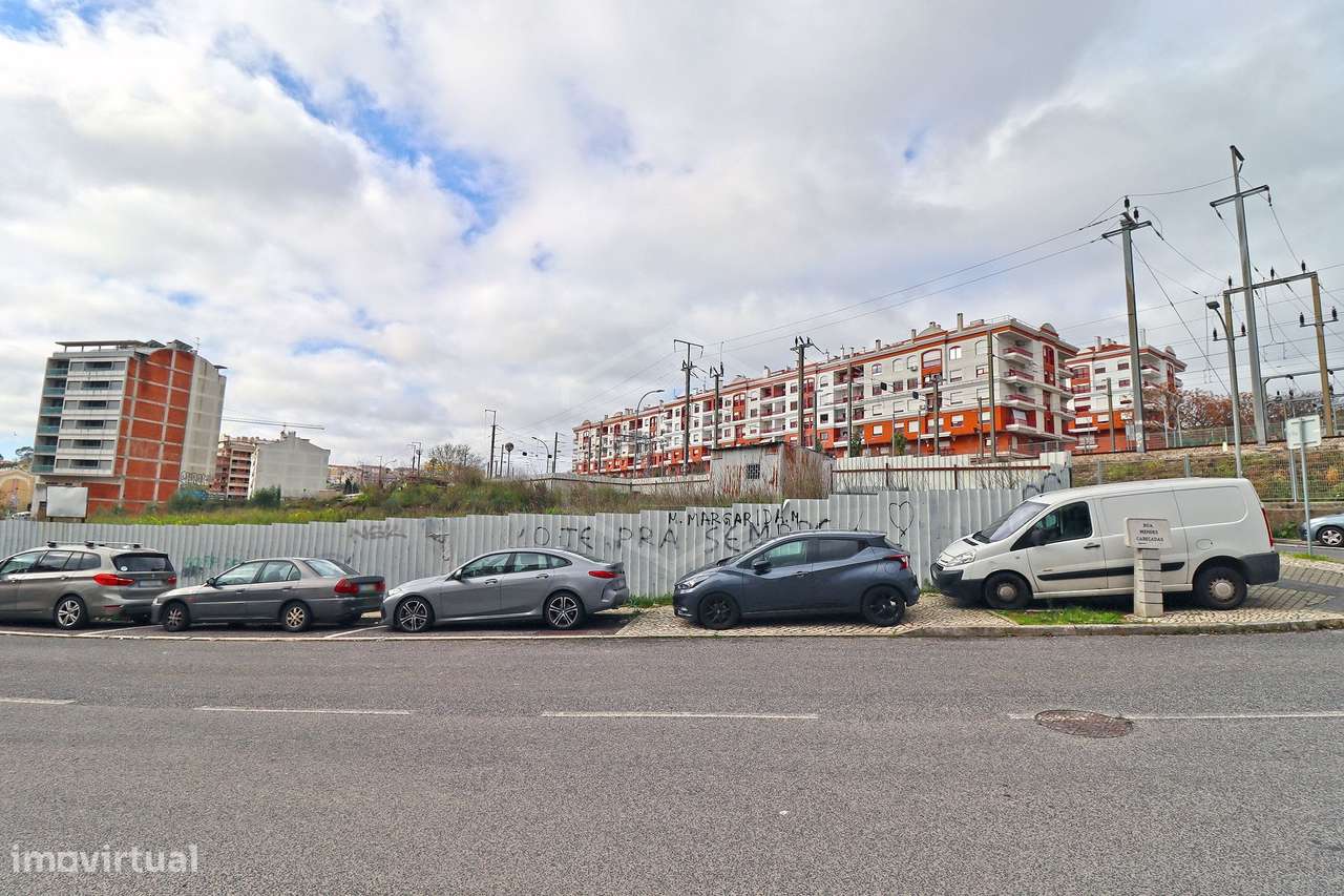 Terreno para constr. de prédio na urb. Villa Park, Amadora-9