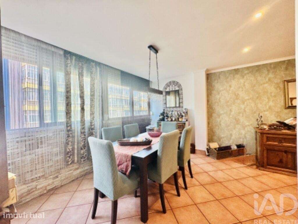 Apartamento T2 em Almada, Cova da Piedade, Pragal e Cacilhas de 132 m2 - Grande imagem: 2/23