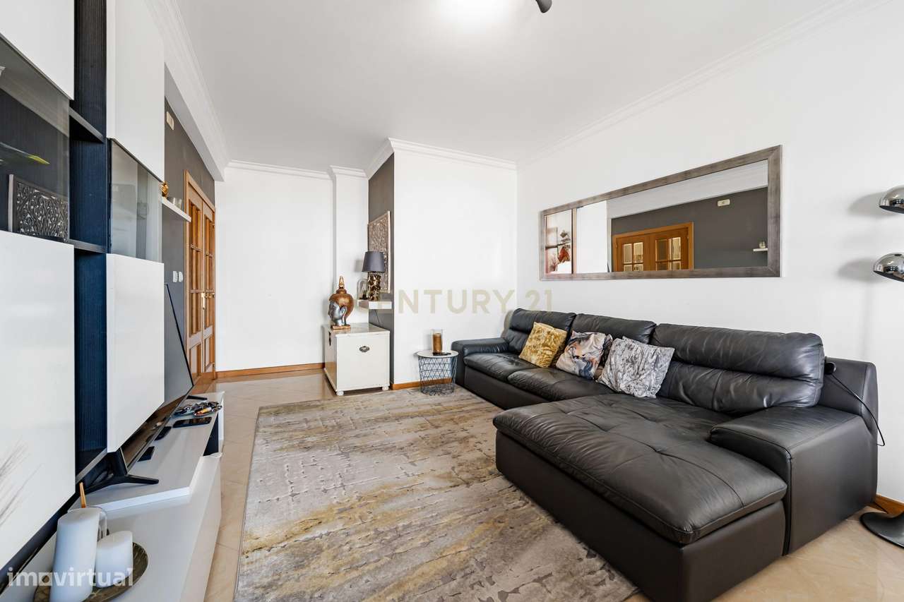 Apartamento T3 em Santa Marta do Pinhal / Corroios / Seixal.-6