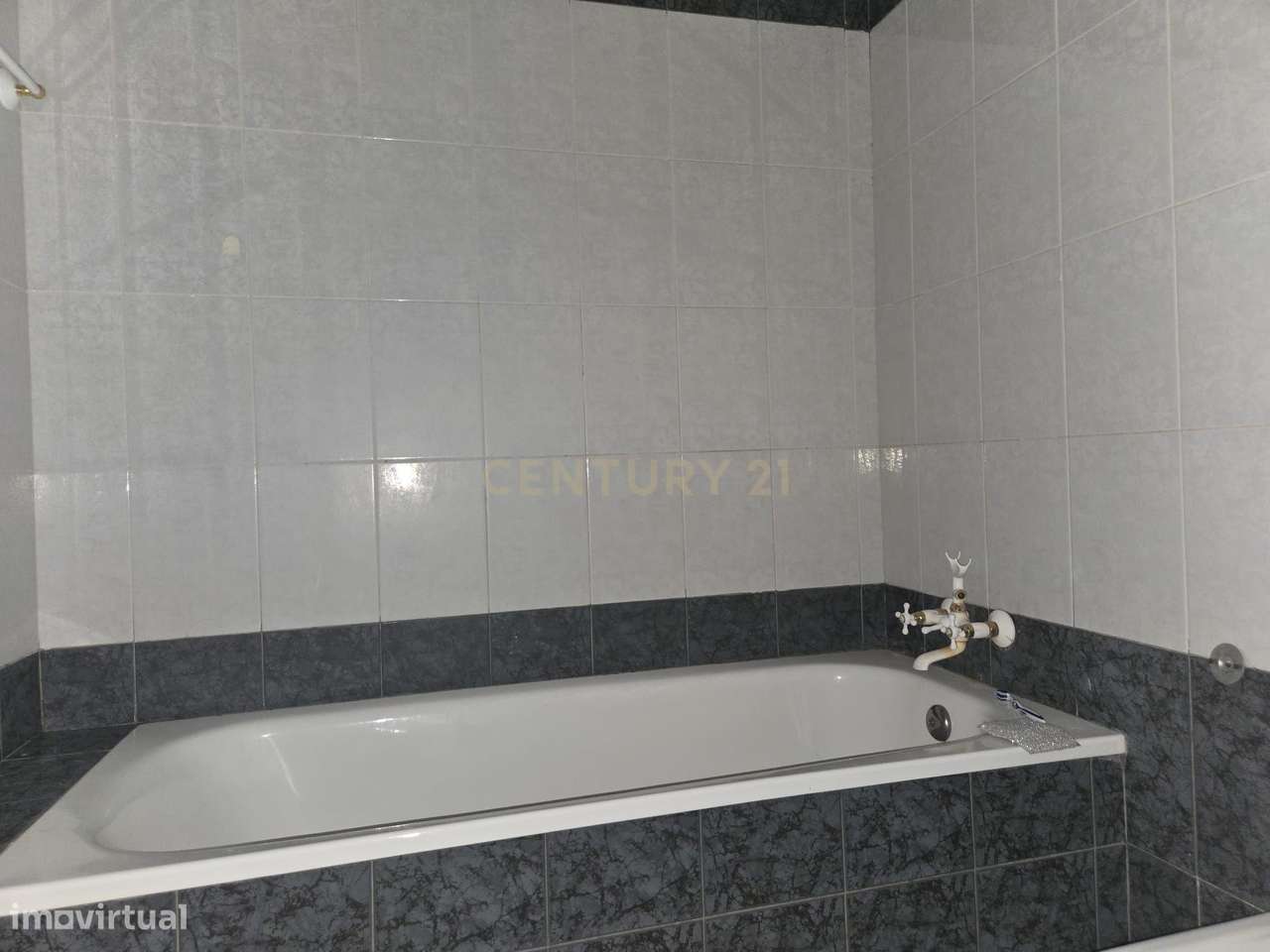 Apartamento T3 em Castelo Branco - Oportunidade Única!-15