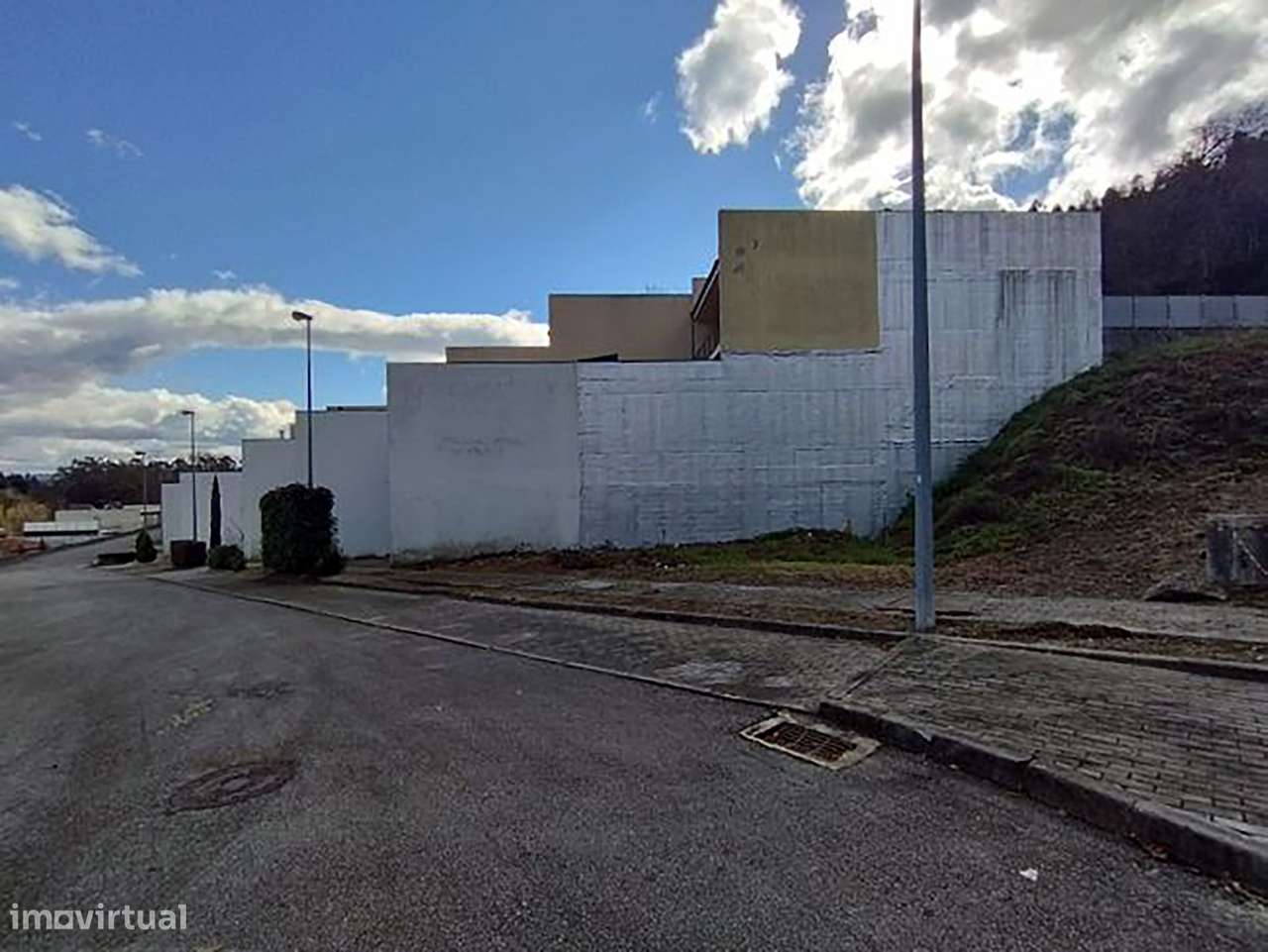 Moradia Gaveto em Estrutura a 3 minutos do centro de Vila Verde-8