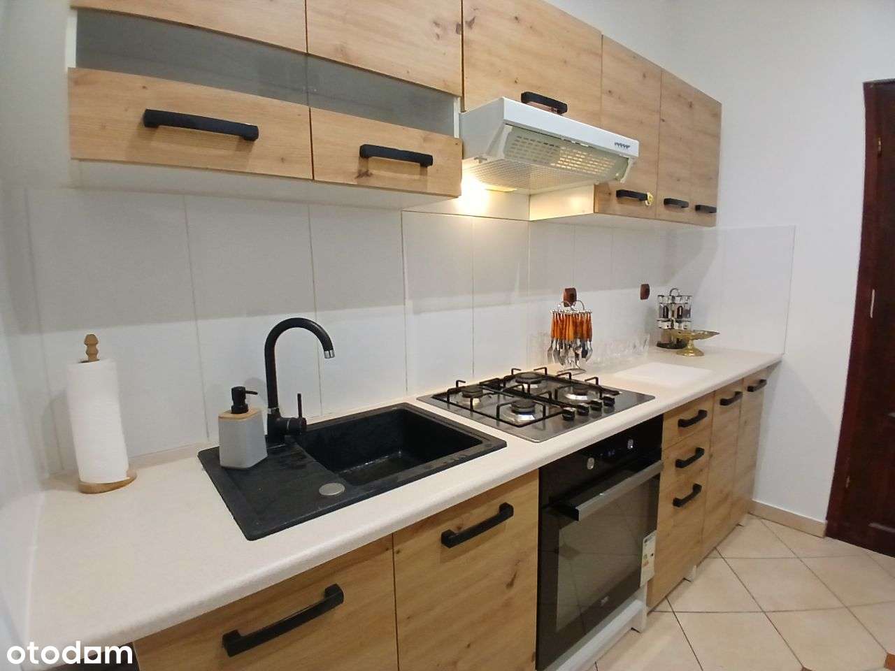 0%prow. 3pokojowe mieszkanie w sercu Jeleniej Góry-13