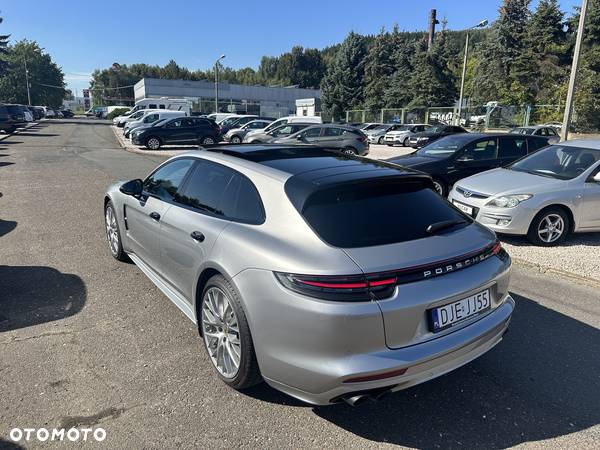 Porsche Panamera 4 GPF Sport Turismo - 24