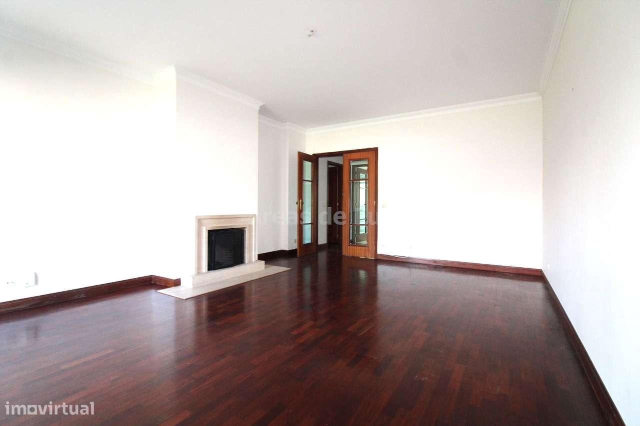 Apartamento T4 - Olhalvas, Leiria - Grande imagem: 2/22