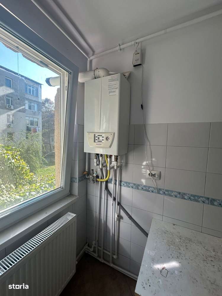 Apartament 2 camere- etajul 1- 40 mp  - 51000 euro negociabil - Imagine principală: 4/5