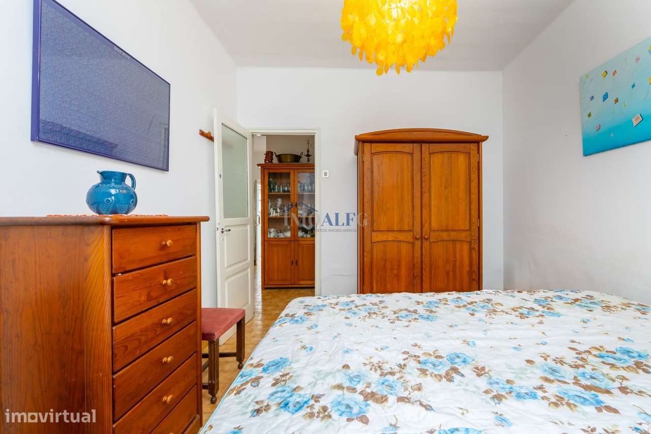 Moradia T2 com quintal no centro do Pinhal Novo, junto a transportes-17