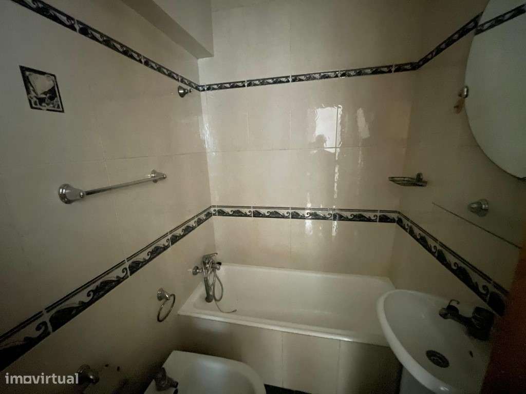 Apartamento T3 com Varanda em Monte Abraão - Uma Oportunidade para ...-6