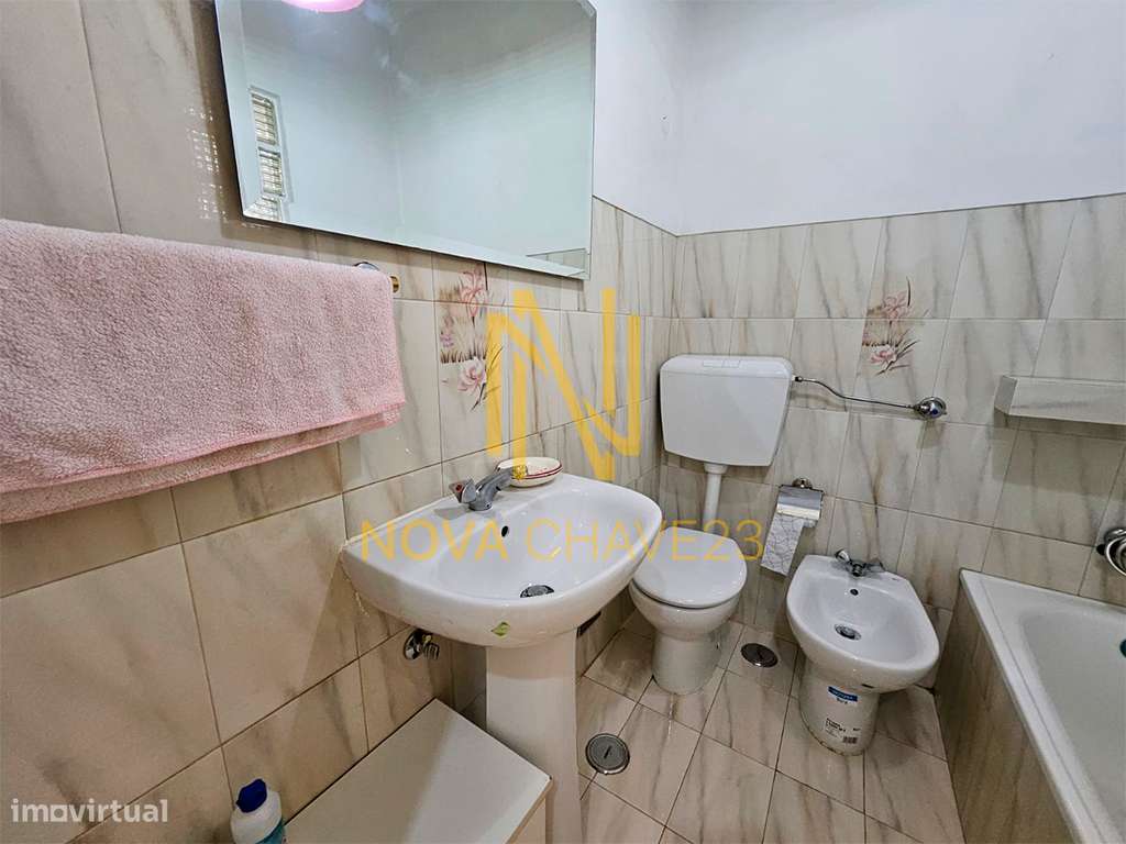 Apartamento T2 Soalheiro em São Domingos de Benfica-8