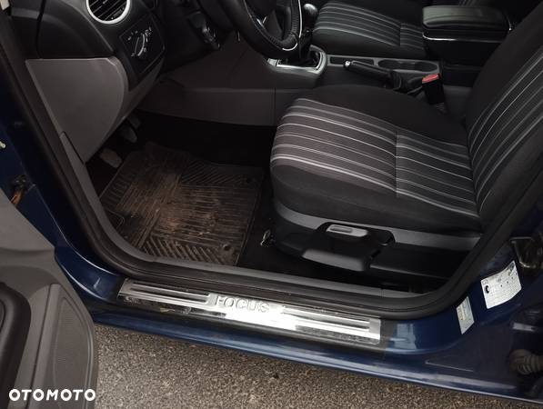 Ford Focus 1.6 TDCi DPF Ambiente - 10