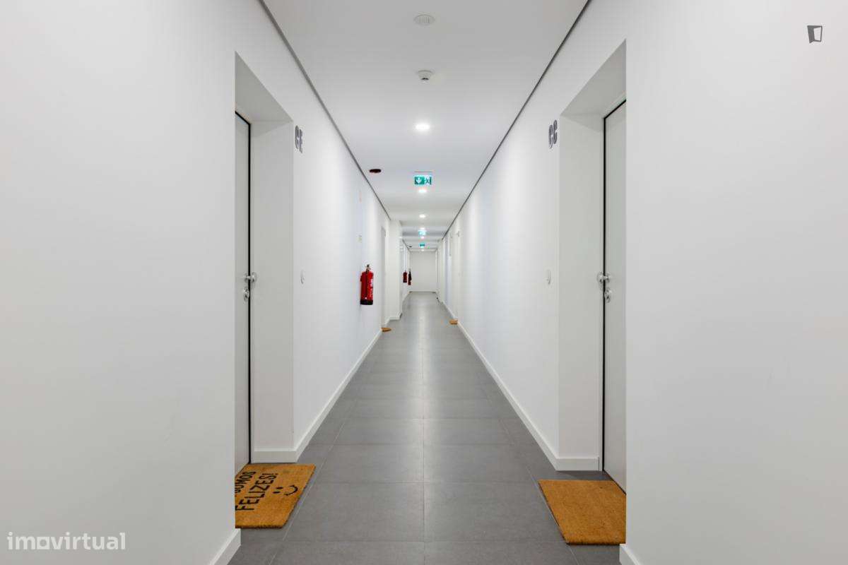 Apartamento com 2 quartos - localizado em Espinho - Grande imagem: 2/10