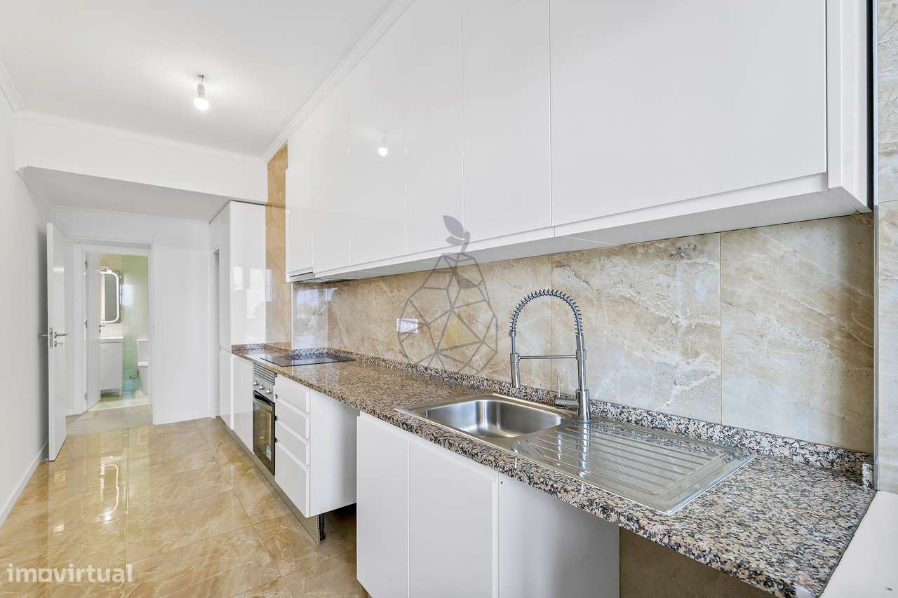 T3 central totalmente remodelado, com 2 casas de banho em Portimão-18