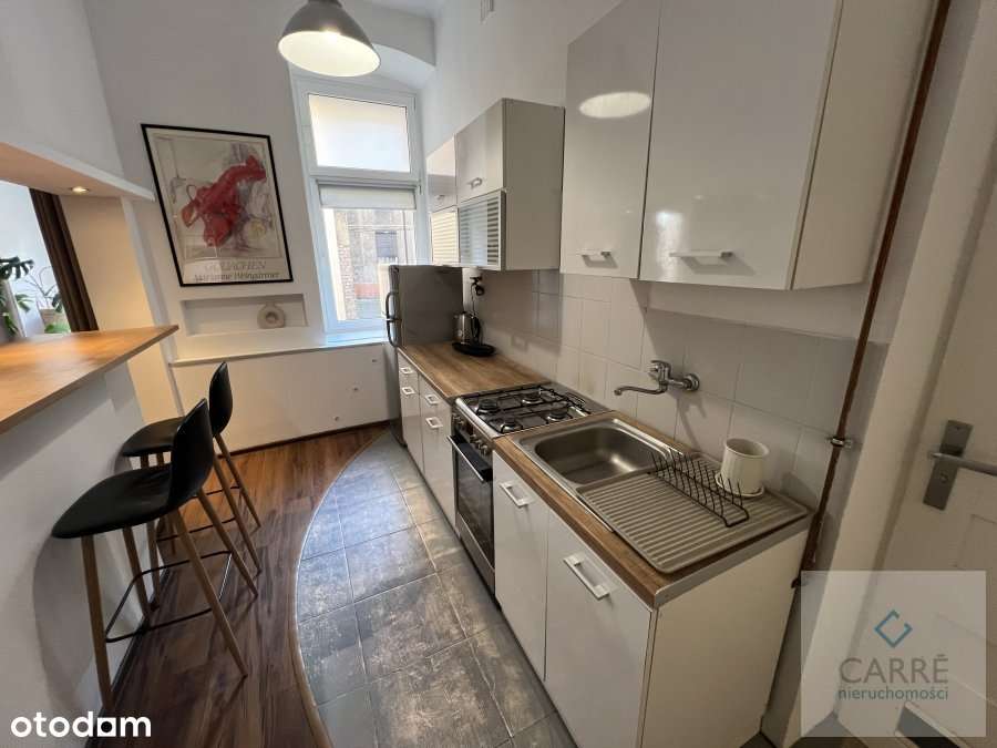 Klimatyczna kawalerka z antresolą.-9