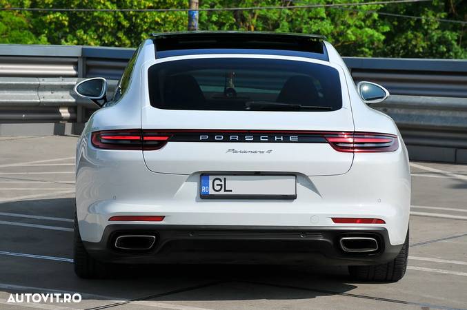 Porsche Panamera 4 Sport Turismo - 11