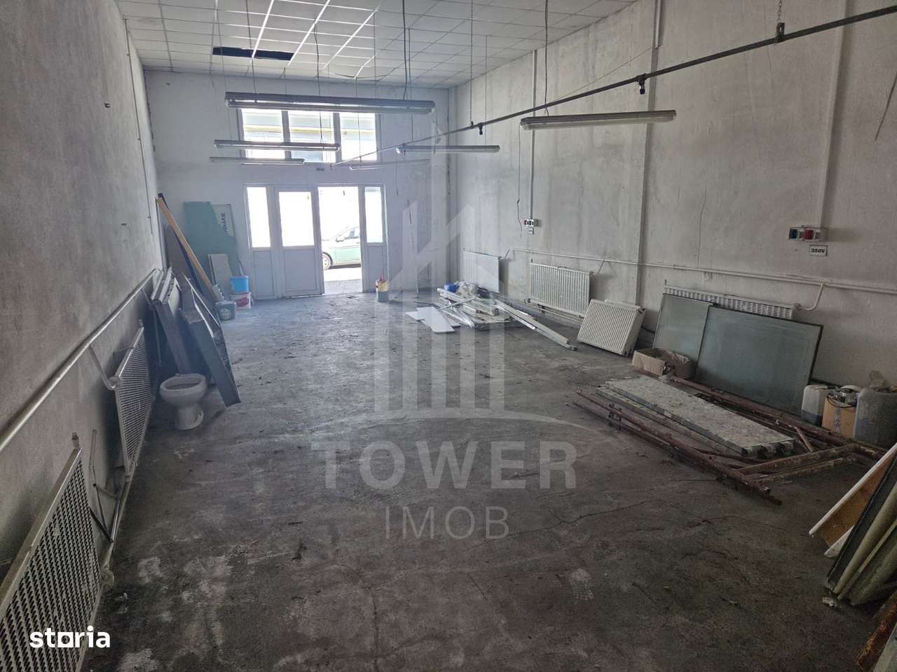 Hala generosa de închiriat . - Imagine principală: 5/8