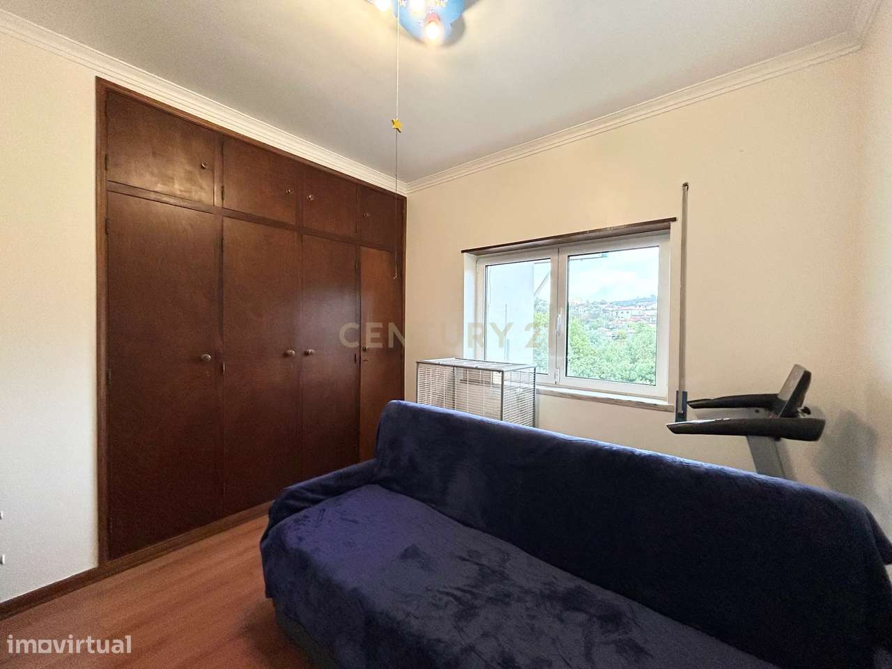 Moradia Independente de 2 Andares – Excelente Exposição Solar (Sul)-10