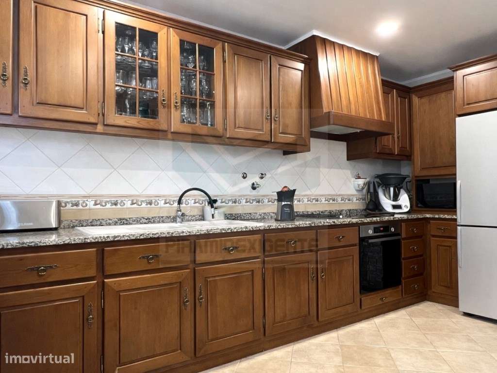 MORADIA T4+1, CAVE 76m2, SÓTAO, GARAGEM, GAIO - MOITA-19