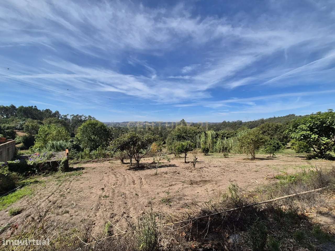 Ruinas com Terreno para Construção em Águeda, Freguesia de Trofa - Grande imagem: 4/11