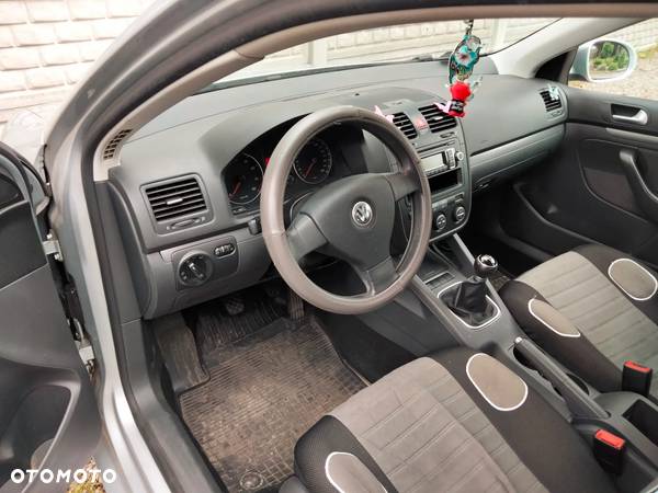 Volkswagen Golf V 1.6 Comfortline - 16