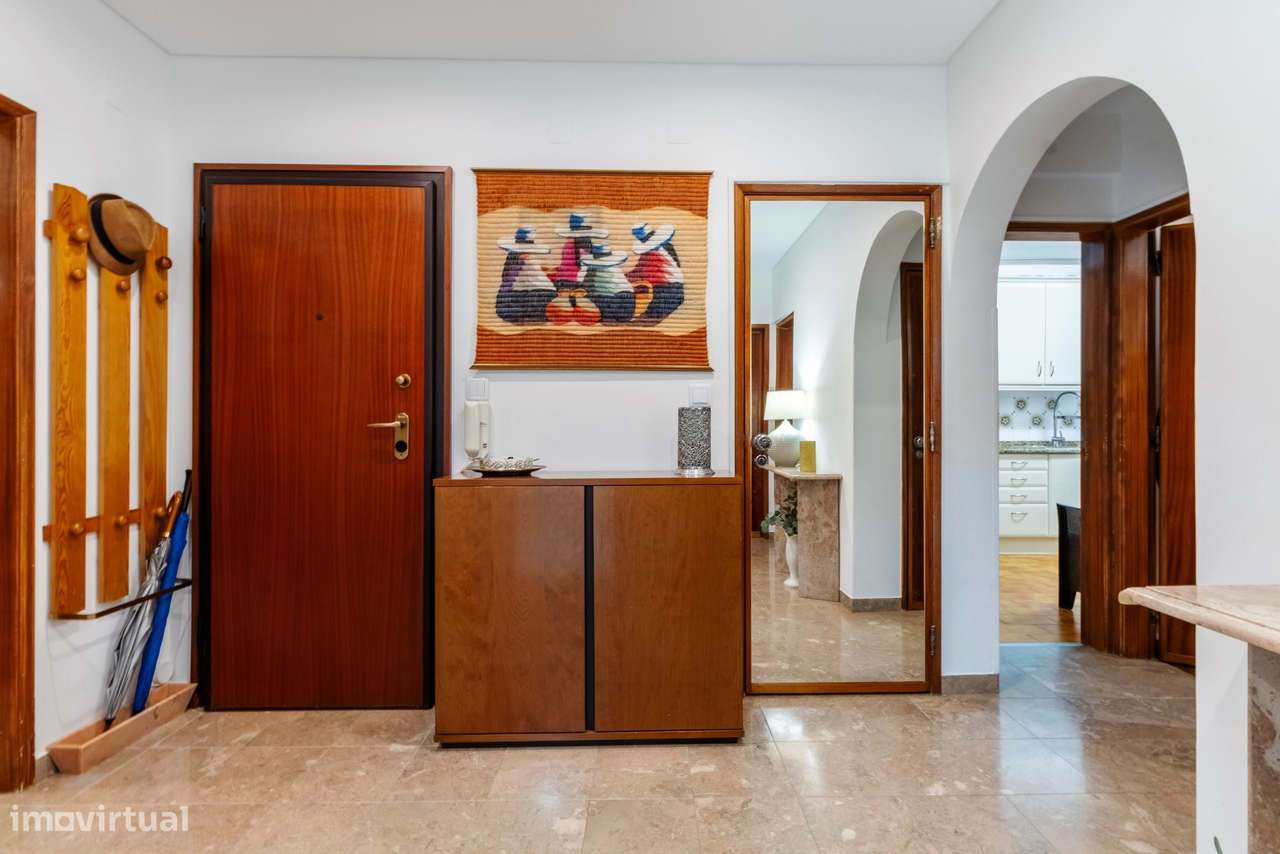 Apartamento T3 em Casal de São Brás, Amadora-38