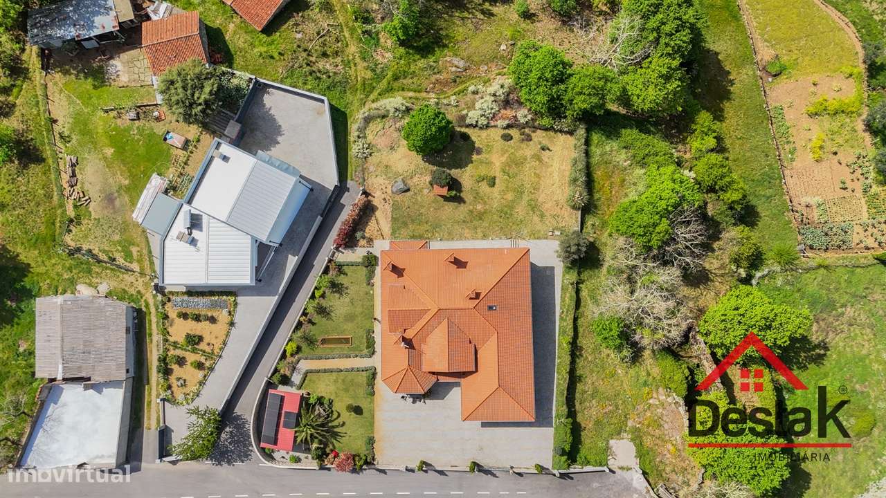 Fantástica Moradia isolada V4 em Lordosa, Viseu-5