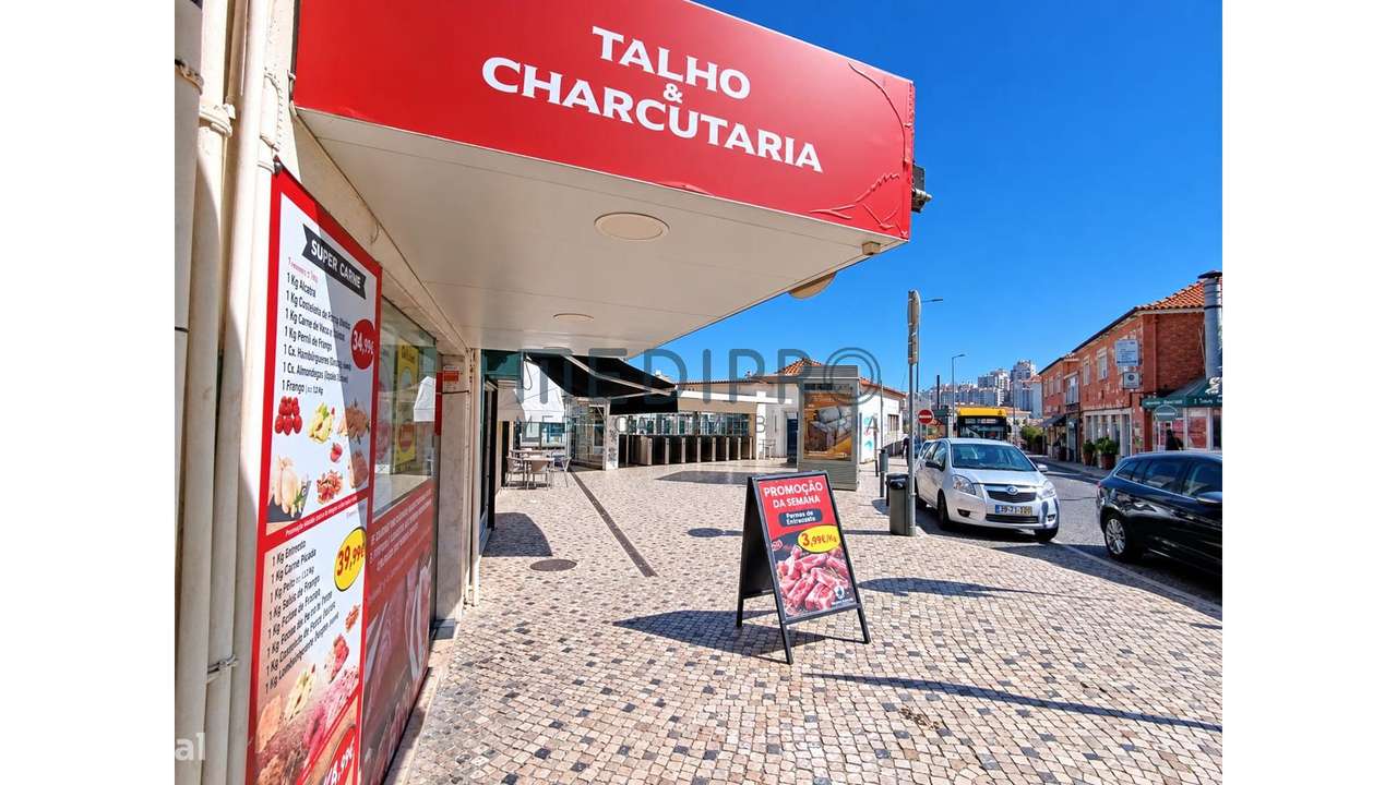 Loja 30 m2 Centro de Mem Martins-3