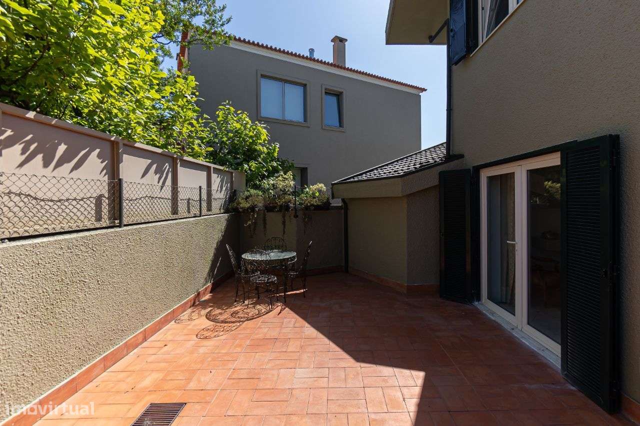 Moradia totalmente remodelada na melhor zona das Antas-47