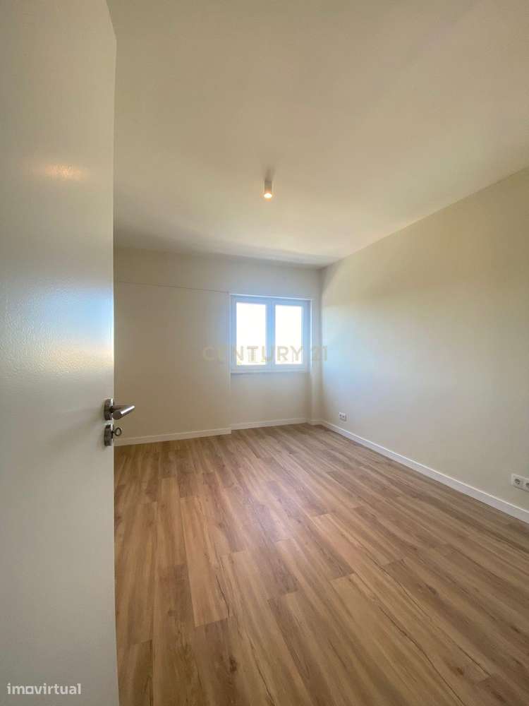 Apartamento T2 junto ao Alto dos Moinhos-14