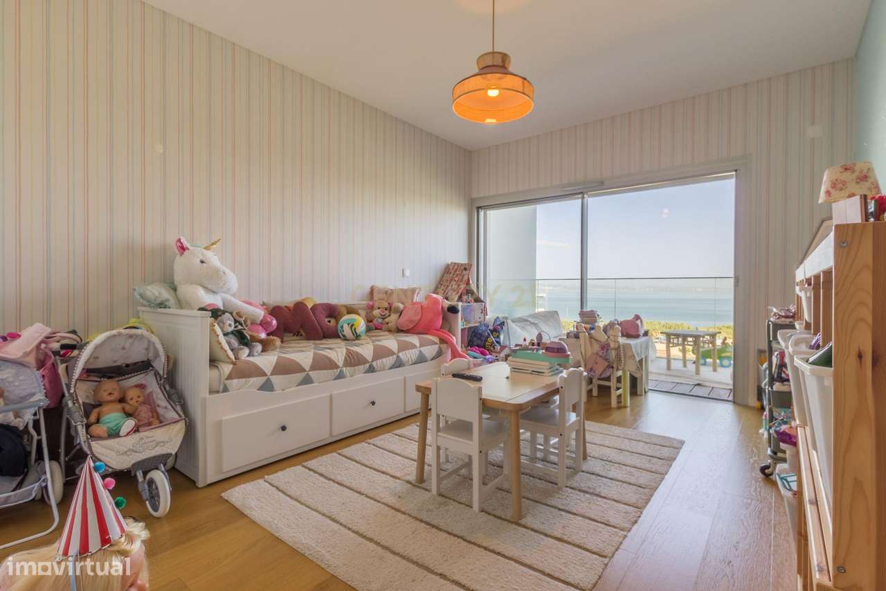 T4 em Condomínio Fechado com Vista Rio - Alcochete-39