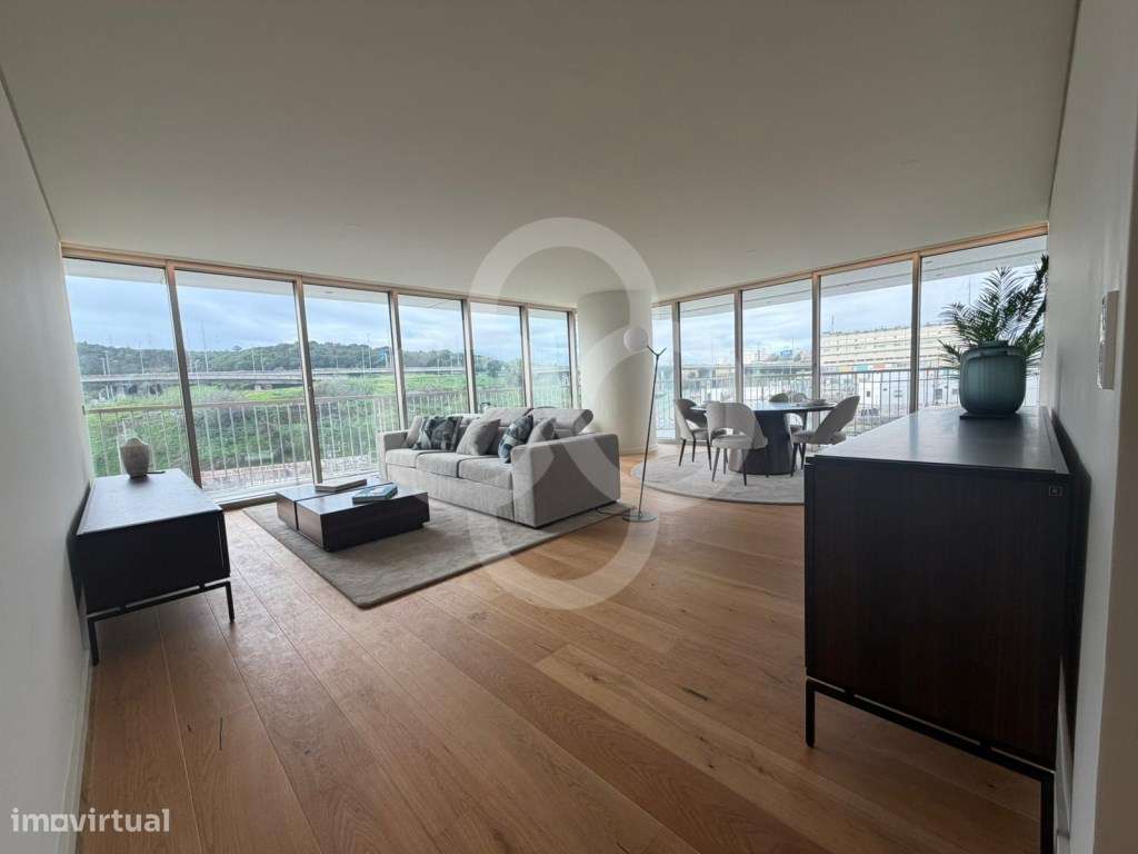 Apartamento T2 mobilado las kasas no emblemático Infinity Tower em ... - Grande imagem: 4/32