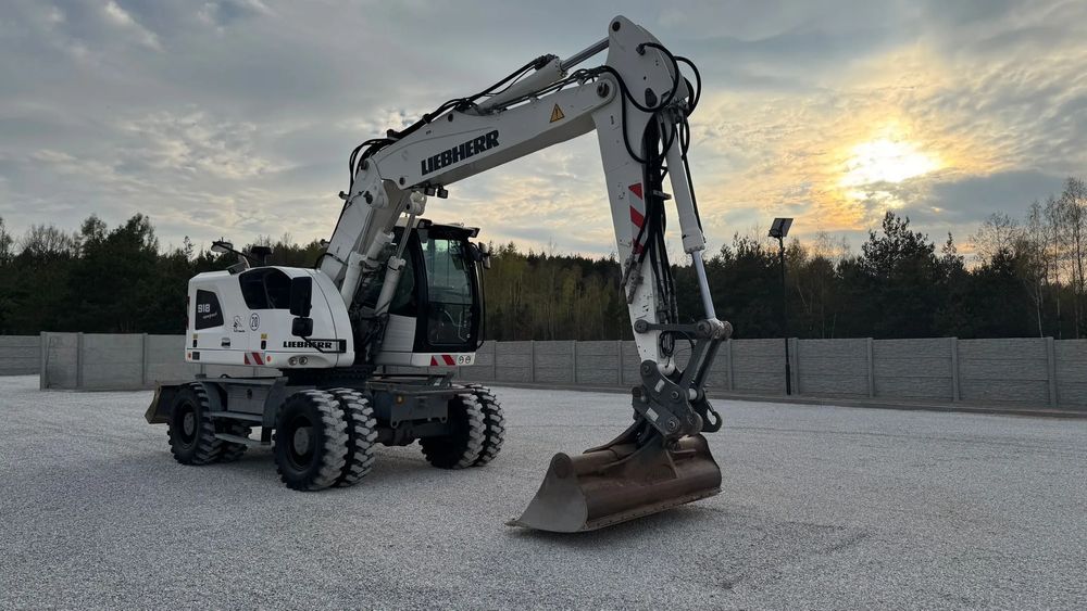Liebherr 918 compact 2012