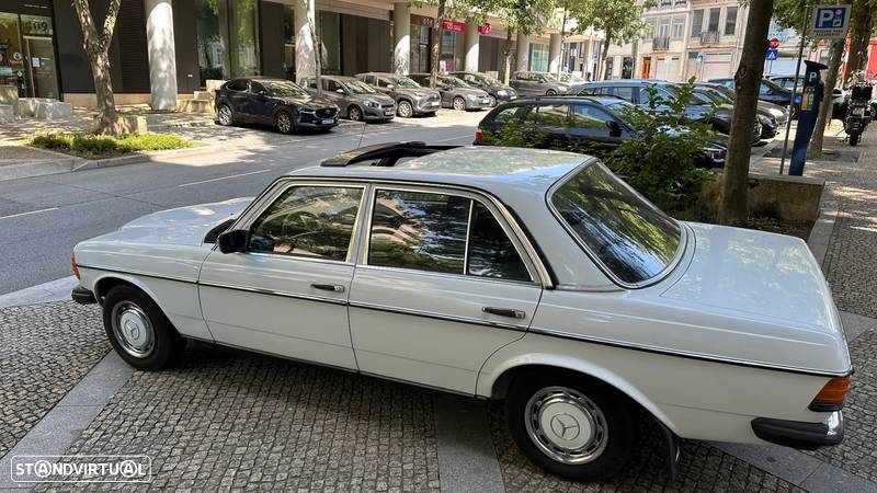 Mercedes-Benz 240 - 3