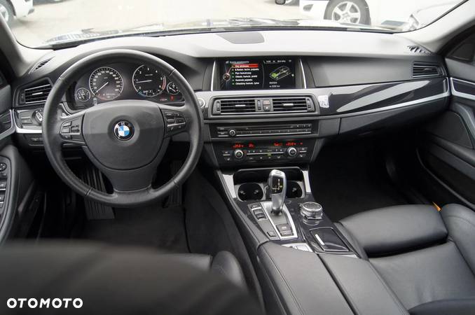 BMW Seria 5 520d Touring - 13