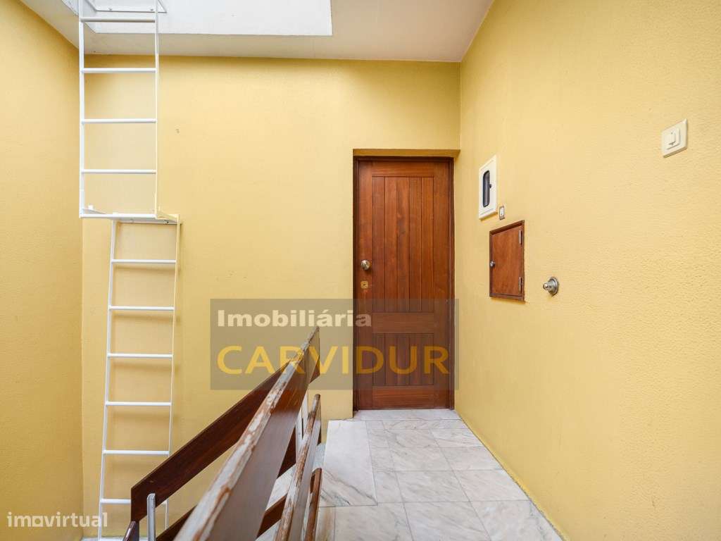 Moita T3 Boas áreas e excelente localização-24