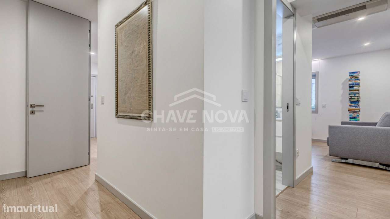 Apartamento T2 c/ Varanda e 2 Lugares de Garagem-Constituição/ Marquês-19