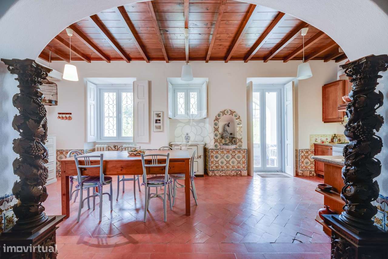 Moradia histórica T6  em Sintra com jardim, piscina e garagem-13