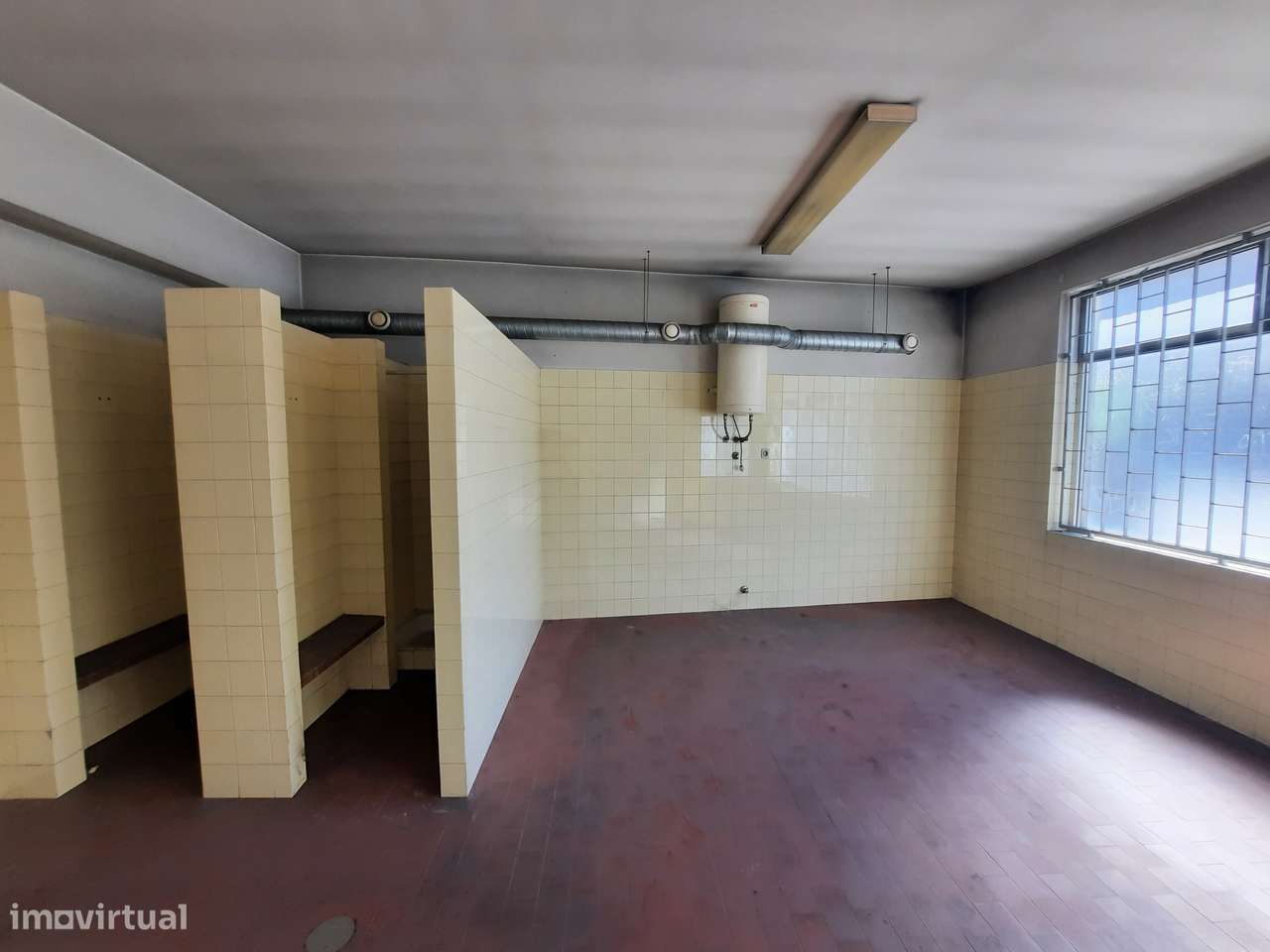 Imóvel comercial em Ermesinde com 564 m²-9