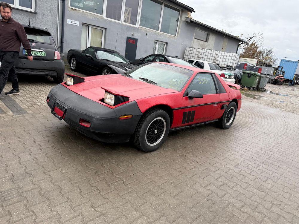 Pontiac Fiero 1988